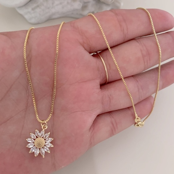 🎉HP🎉Sunflower Necklace | 14k Gold Filled - Picture 5 of 6